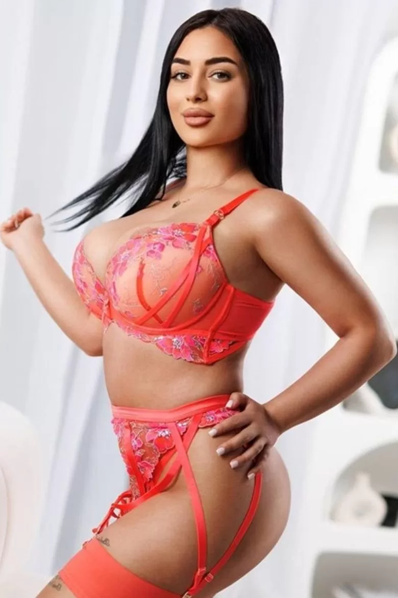 Rebba, escort in Earls Court
